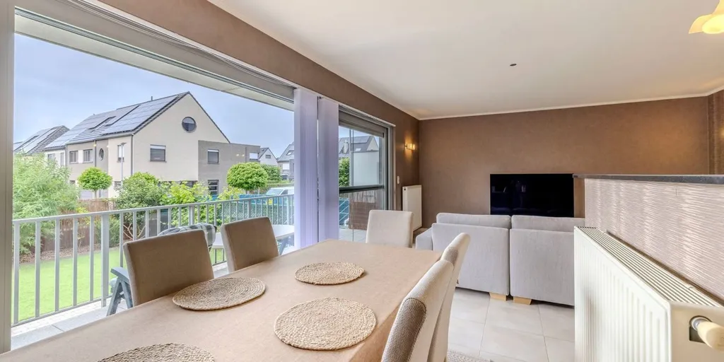 Söögituba - Ground Floor Apartment with Garden in Niel