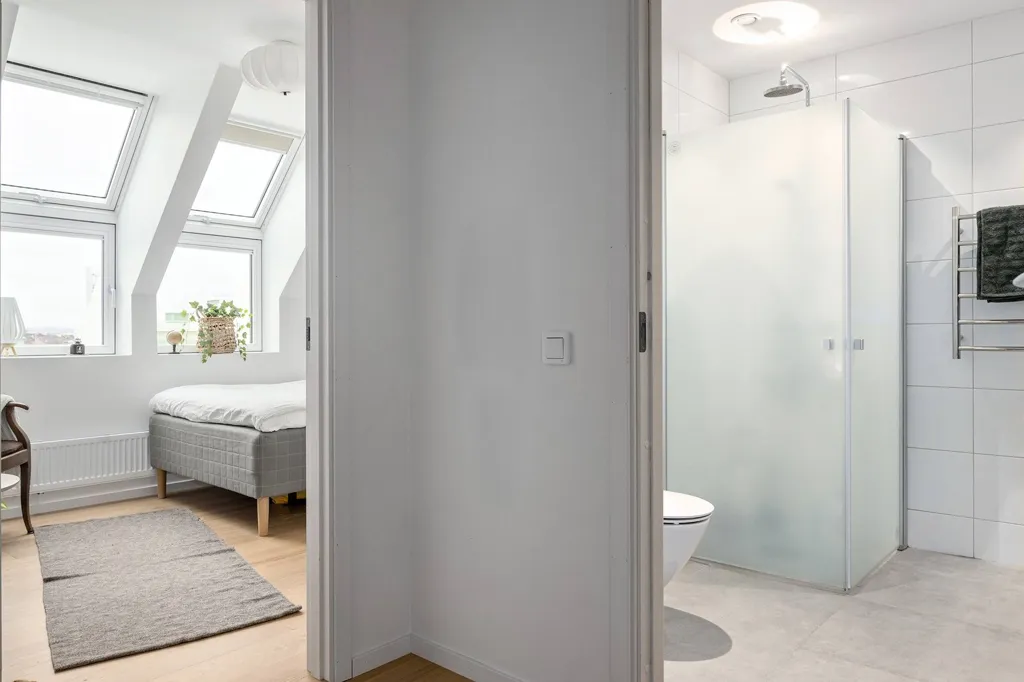 Salles de bain - Modern Penthouse with Balconies in Halmstad