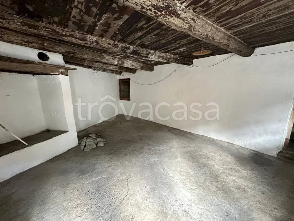 Toad - Rustic Stone Cottage in Casteldelfino