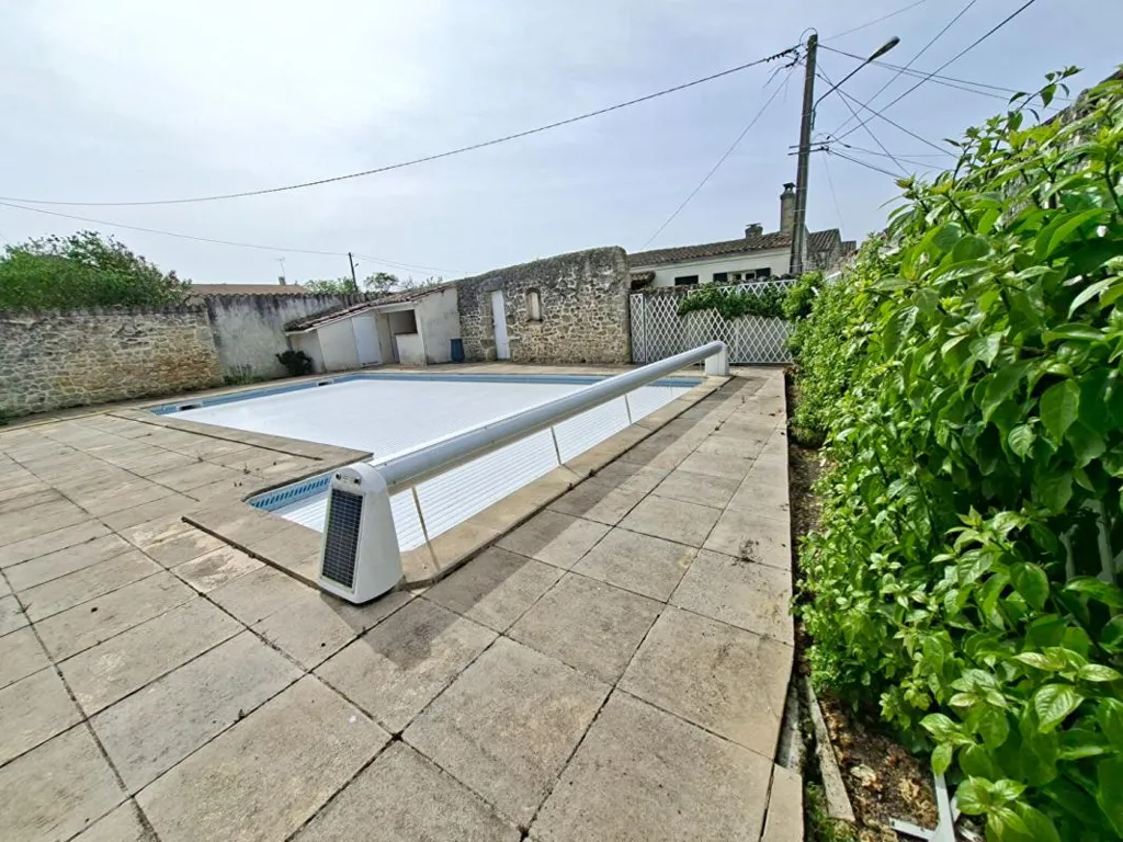 Pool - Master House with Pool in Saint-Estèphe
