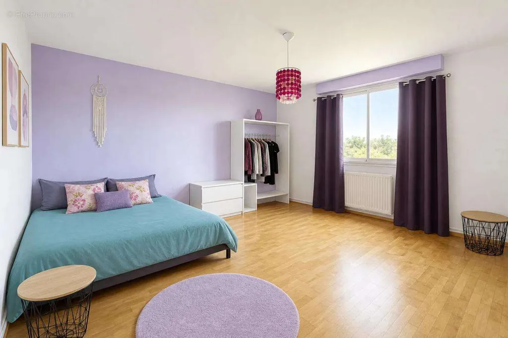 Bedrooms - Large House with Pool in Château-Gontier