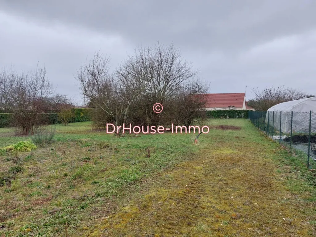 Aed - Constructible Plot with 1147 m² in Vineuil