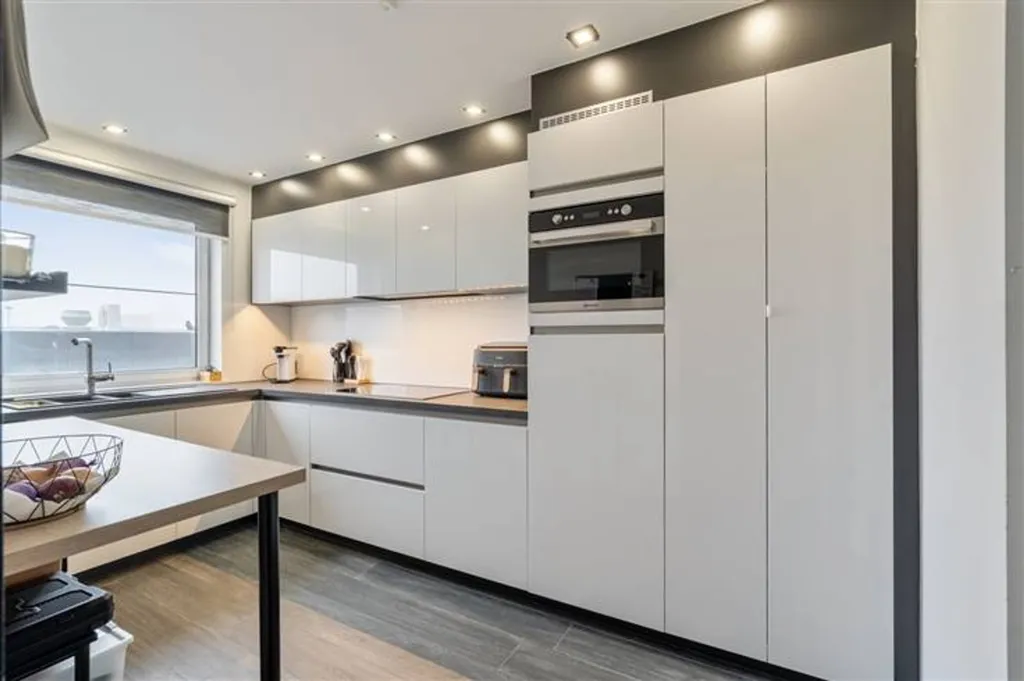 Köök - Duplex with Balcony near Autoroute in Town Centre