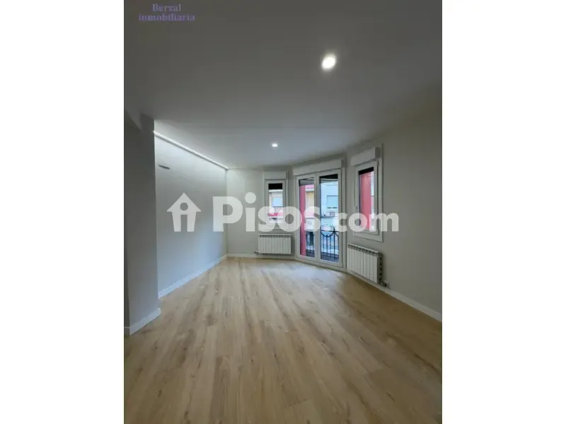 Stanze - Modernised Apartment with Balcony in Logroño