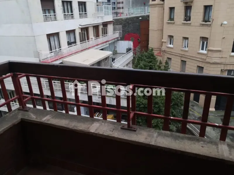 Rõdu - Modern Flat with Balcony in Donostia Centre