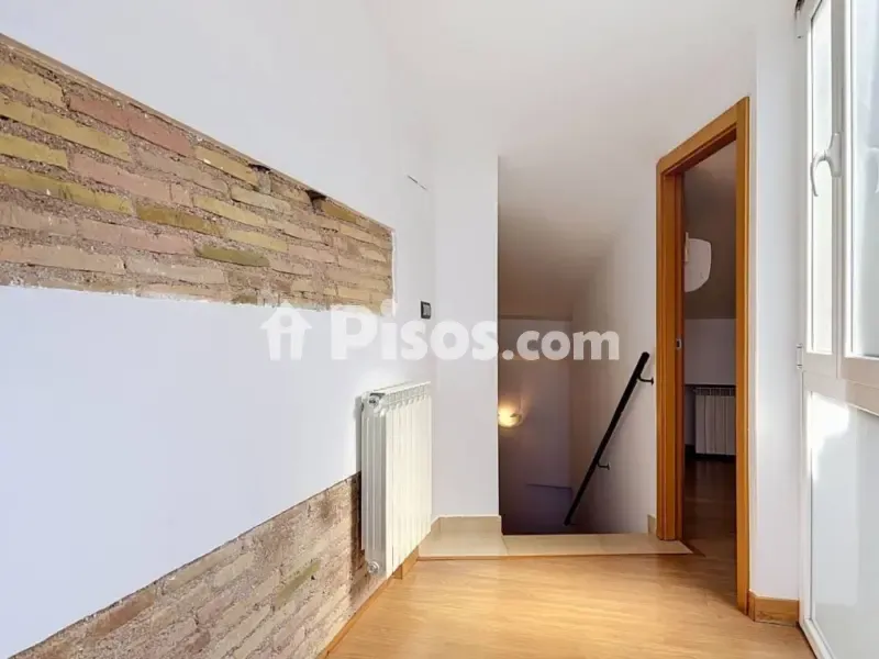 Entrée - Duplex with Balcony Views in Tudela