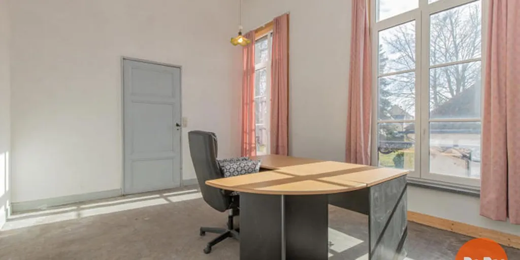 Bureau - Herenhuis avec Possibilités Pratiques au Centre d'Erpe-Mere