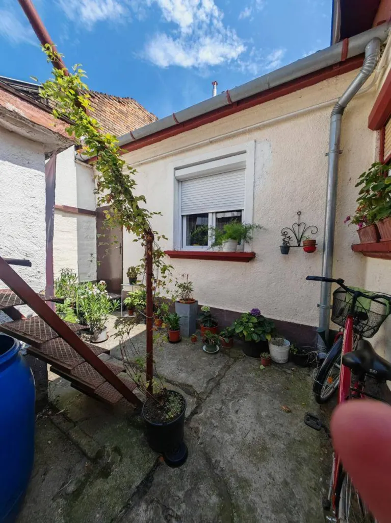 Giardino - House Part with Lake Proximity in Tata
