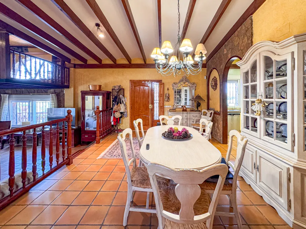 Söögituba - Rustic Chalet with Olive Grove in Segorbe