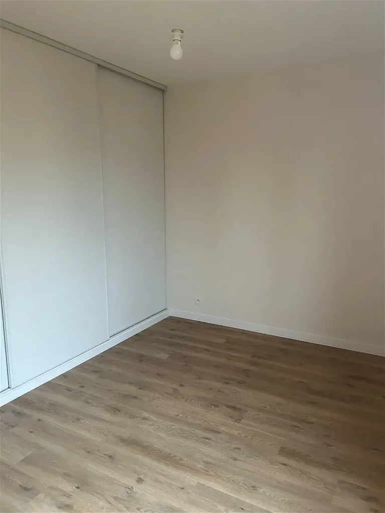 Toad - 3-Bedroom Apartment with Balcony in Le Mans