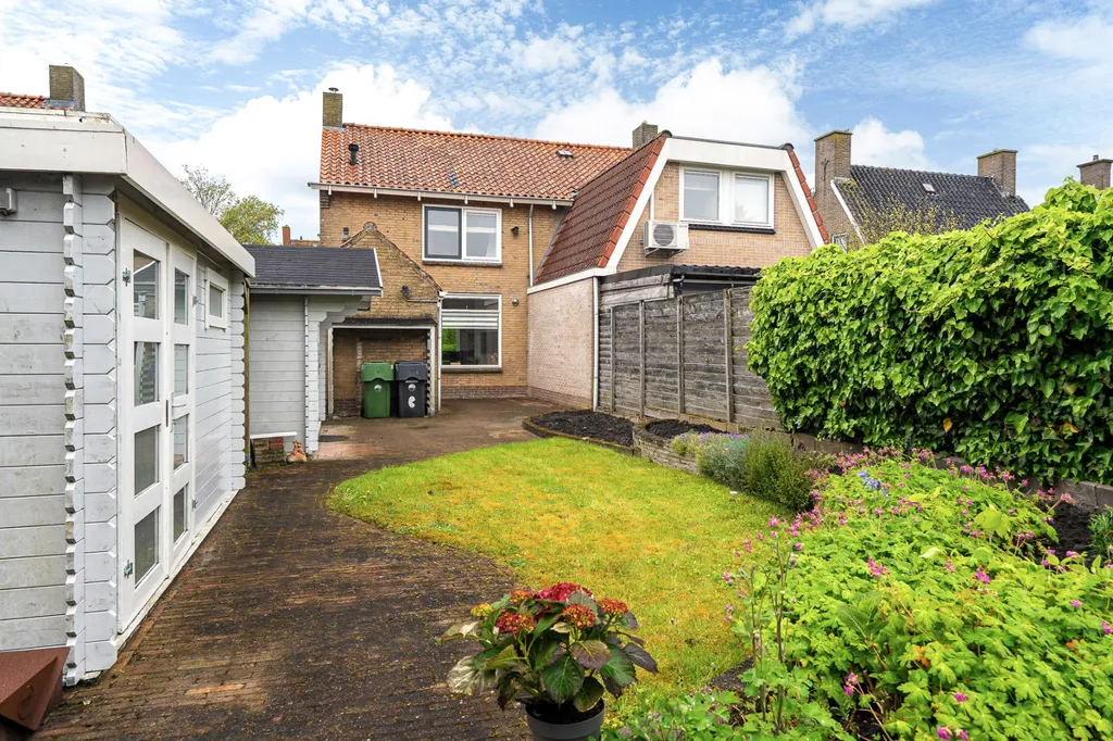 Jardin - Two-Storey House with Garden in St.-Jacobiparochie