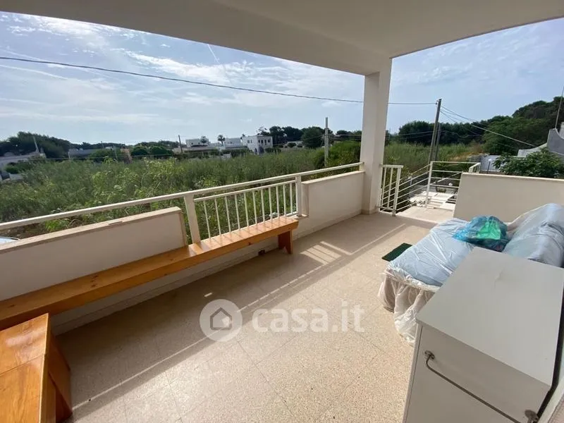 Balcon - Fully Furnished Apartment with Balcony in Maruggio