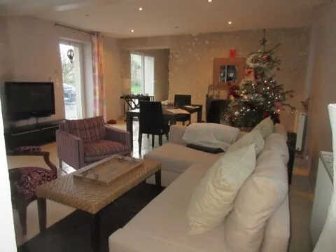 Séjour - Maison de Charme avec Terrasse à Épieds