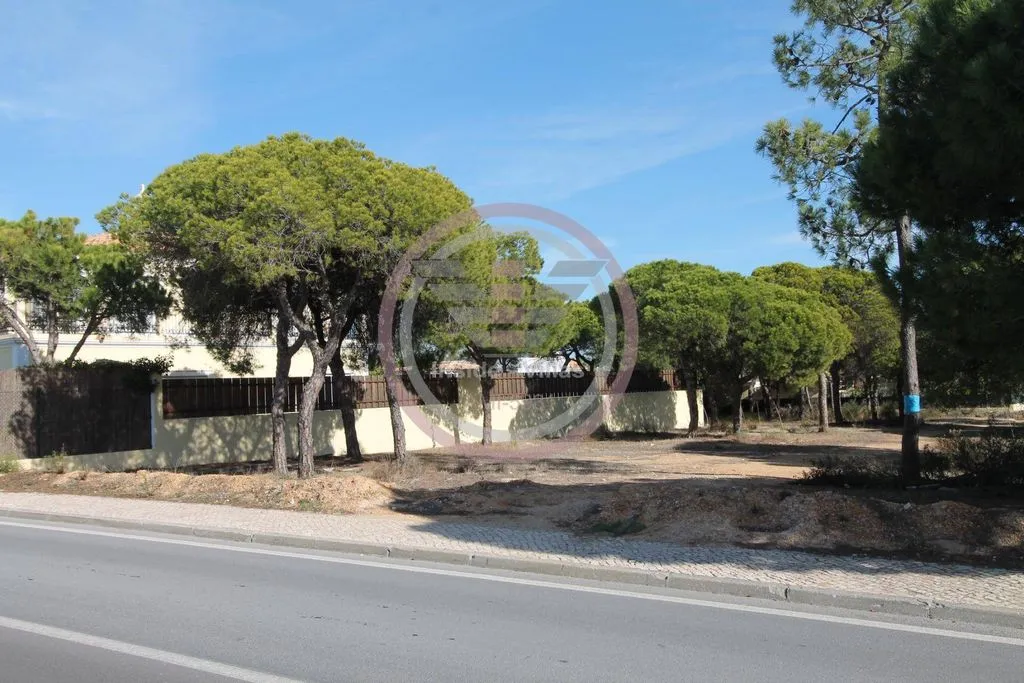 Aed - Development Land with Beach Proximity in Loulé