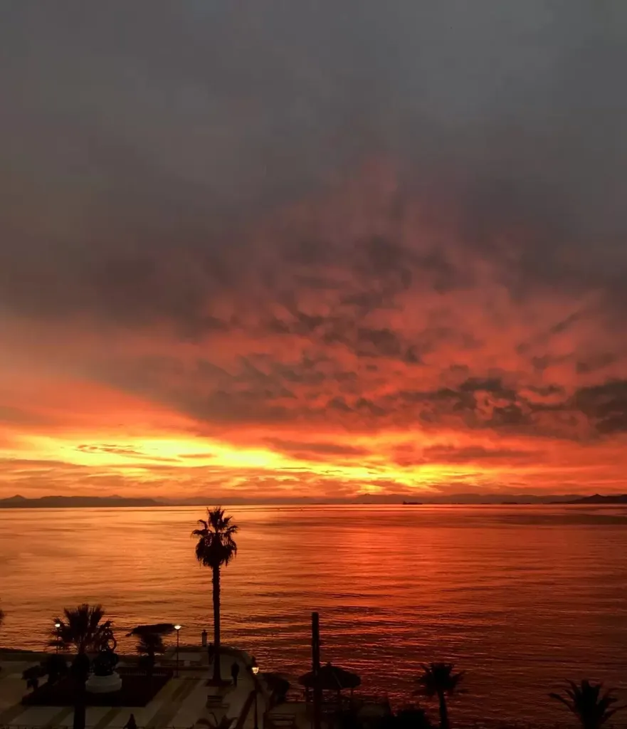 Flat with Sea View in Palaio Faliro, Athens
