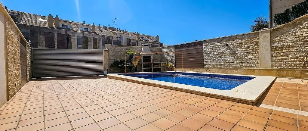 Bassein - Semi-detached House with Pool in Tui