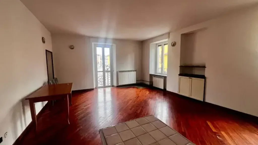 Séjour - Trilocale with Balcony in Romano di Lombardia