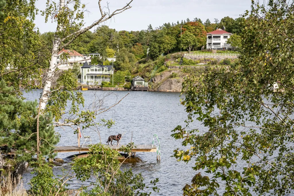 Cottage with Garden in Skuruparken, Nacka