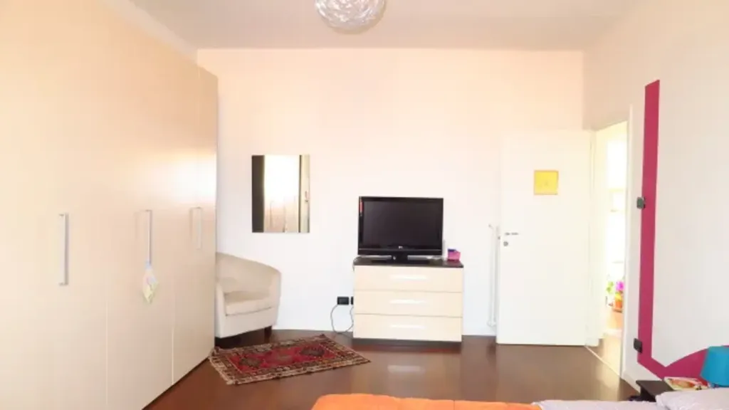 Chambres - Rear-Facing Apartment with Mountain View in Trento