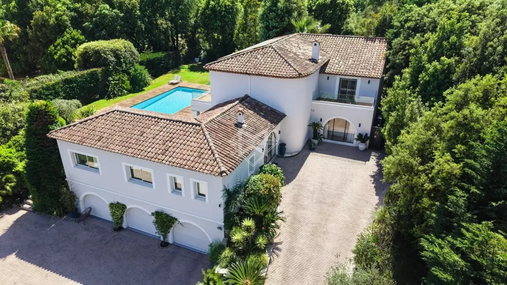 Vista aerea - Renovated Villa with Pool in Valbonne