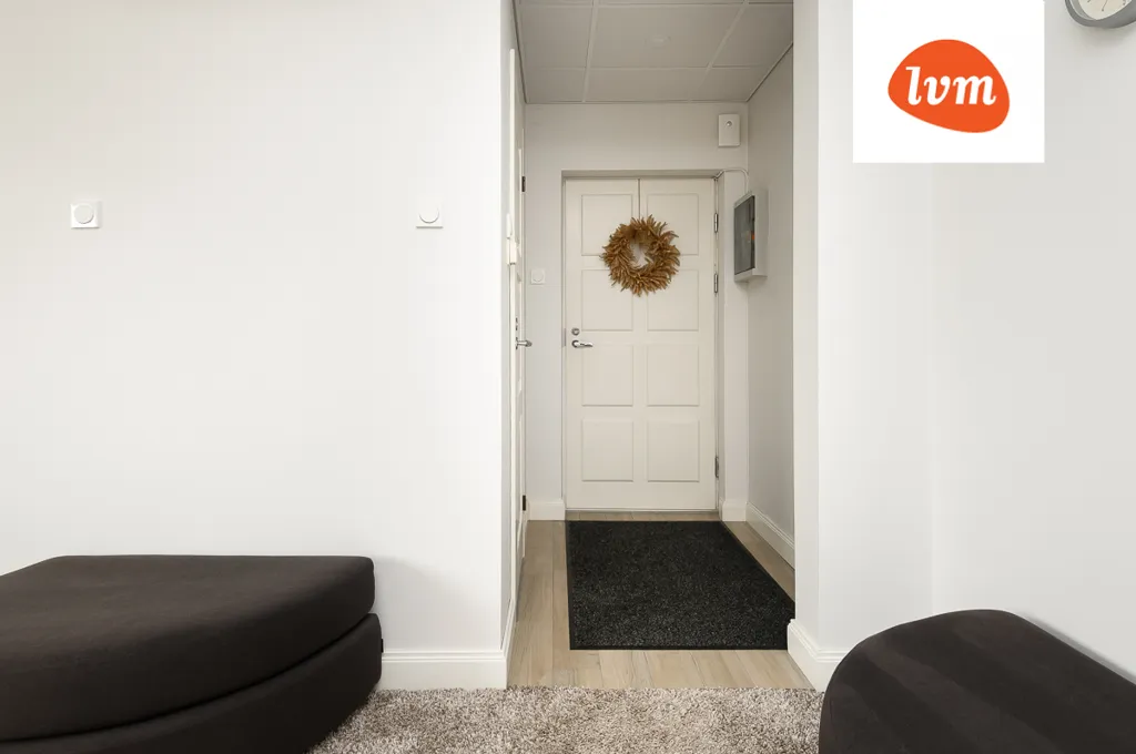 hallway_entrance