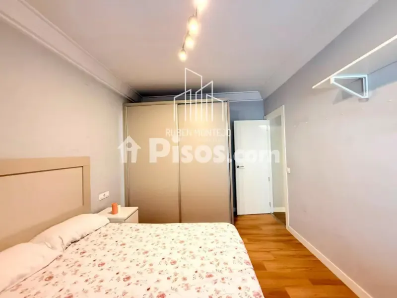 Magamistoad - Student Flat with Balcony in Avenida de Mirat