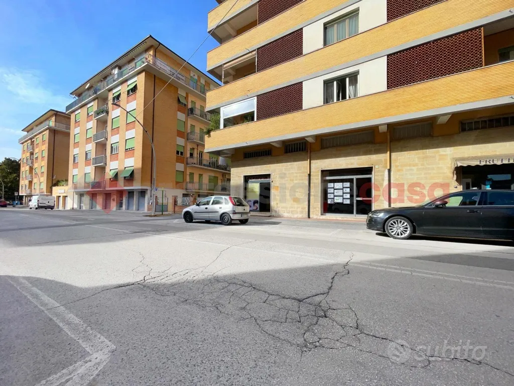 Esterno - Commercial Space with Disabled Access in Rieti