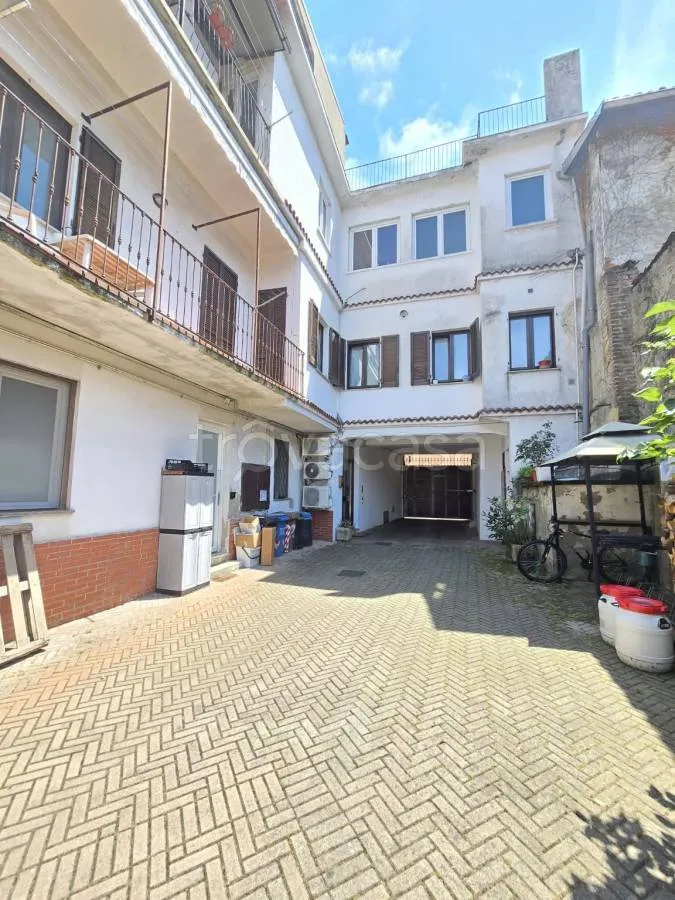 Giardino - Appartamento ristrutturato con terrazza a Galliate