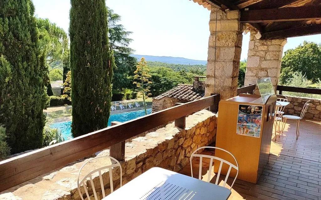 Terrazza - 2-Bedroom Apartment with River View in Ardèche