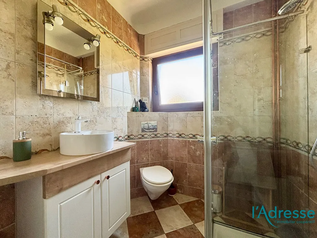 Salles de bain - Maison indépendante avec jardin à Ostheim