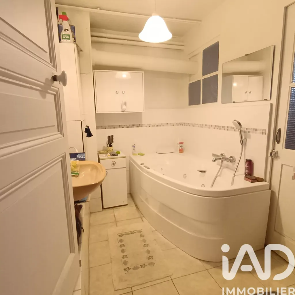 Bathrooms - Character Stone House with Garden in Limoges