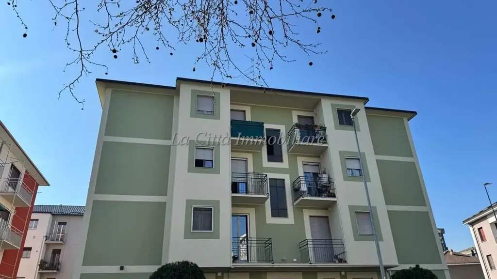 Extérieur - Armed Trilocale with Balcony in Novara
