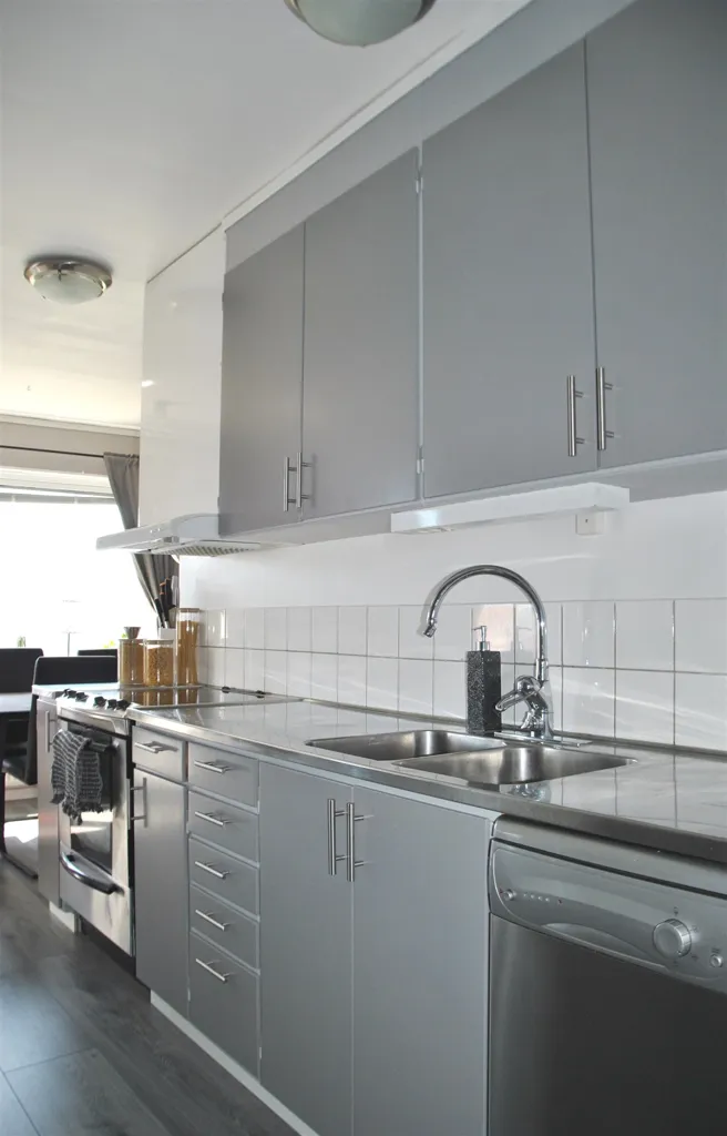 Cuisine - Modern Flat with Balcony in Southern Location