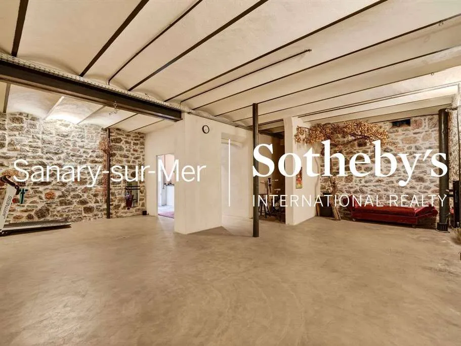 Stanze - Mansion with Pool in Toulon's Prime Location