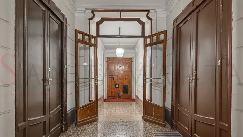 hallway_entrance
