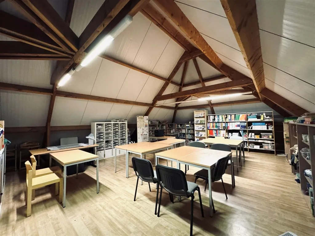 Kabinet - Office Space with Loft in Waasmunster