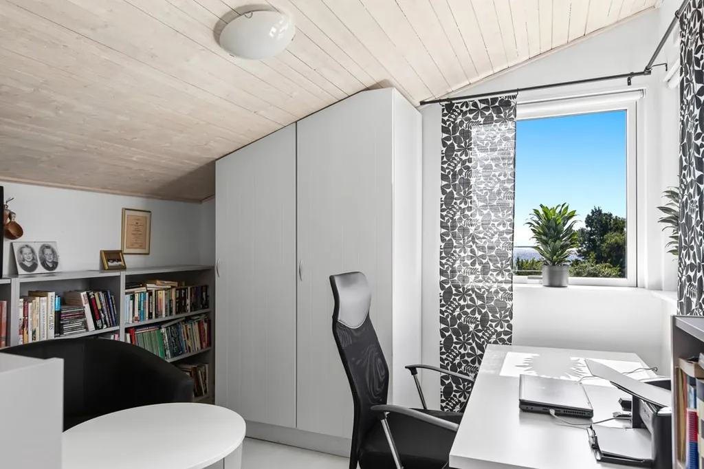 Bureau - Architectural Villa with Sea View in Kalmar