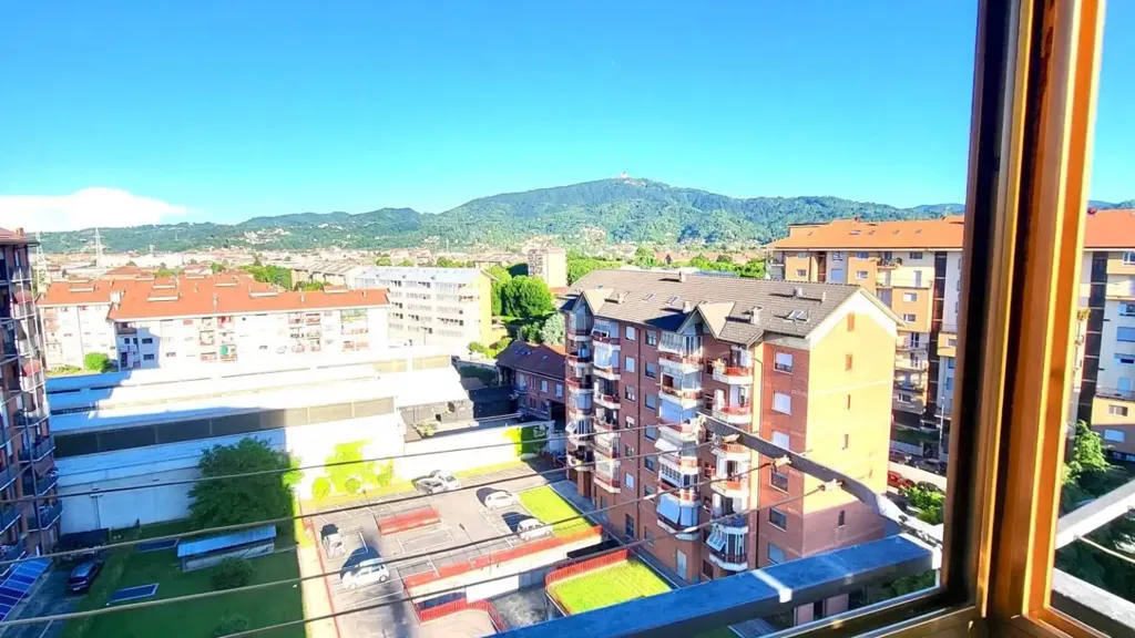 Balcon - Triplex with Panoramic View in Turin