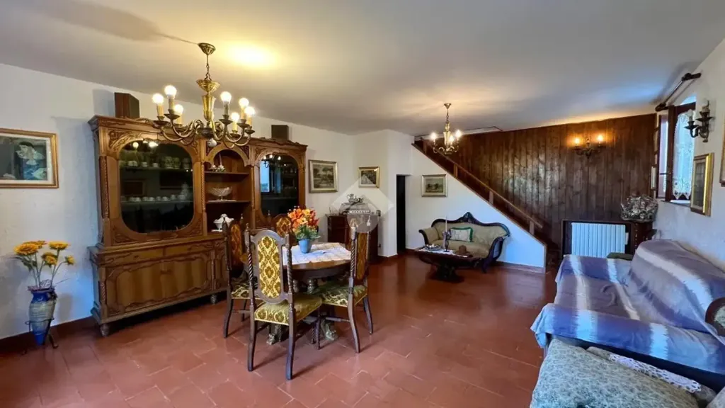 Söögituba - Villa with Dependence in Bizzozzero, Varese