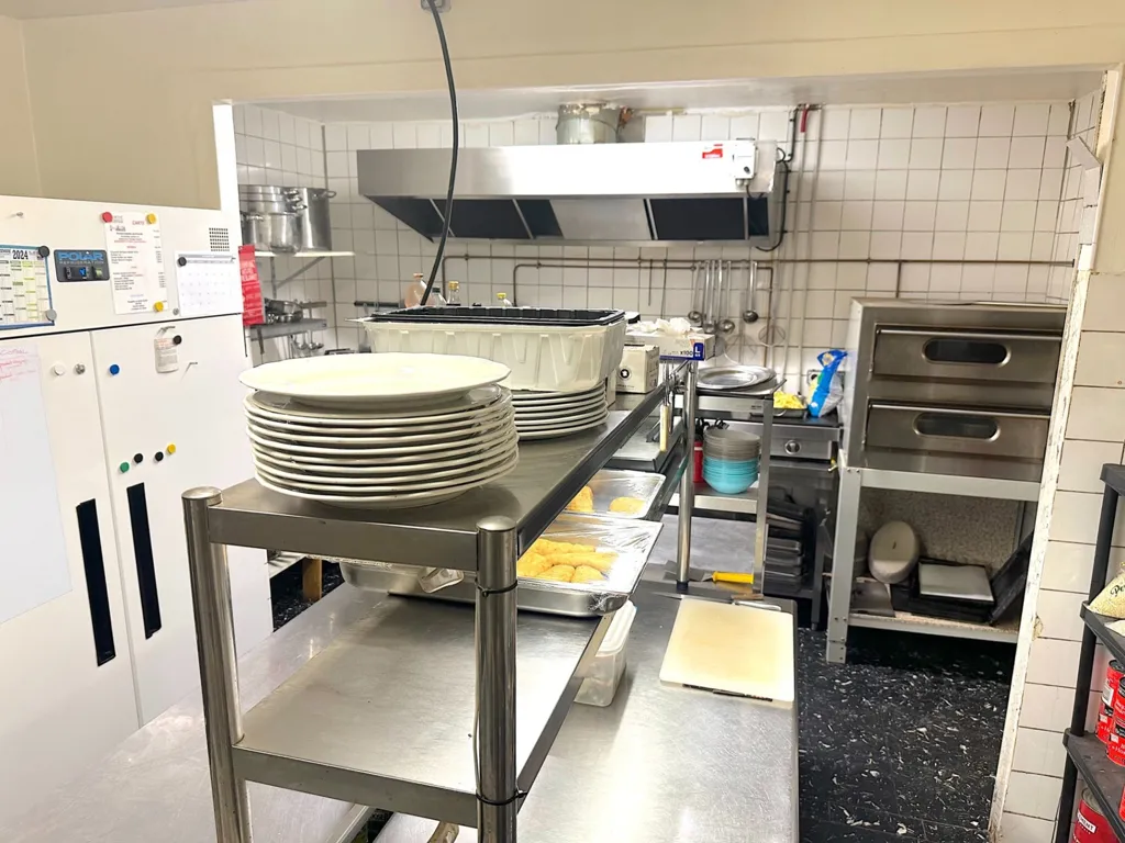 Cocina - Bar and Restaurant with Mountain View in L'Estrechure