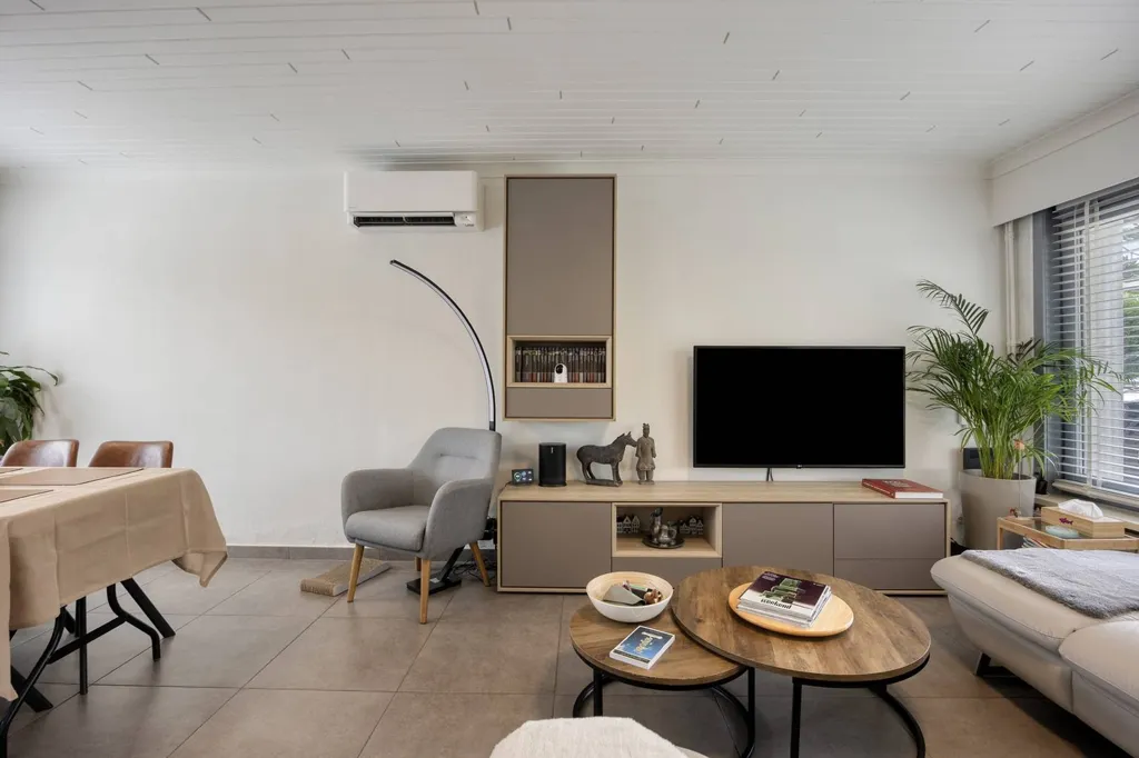 Elutuba - 3-Bedroom House with Terrace in Eeklo Centre