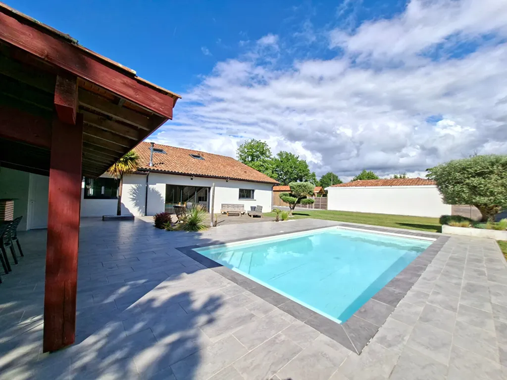 Bassein - Charmant House with Pool in Linxe