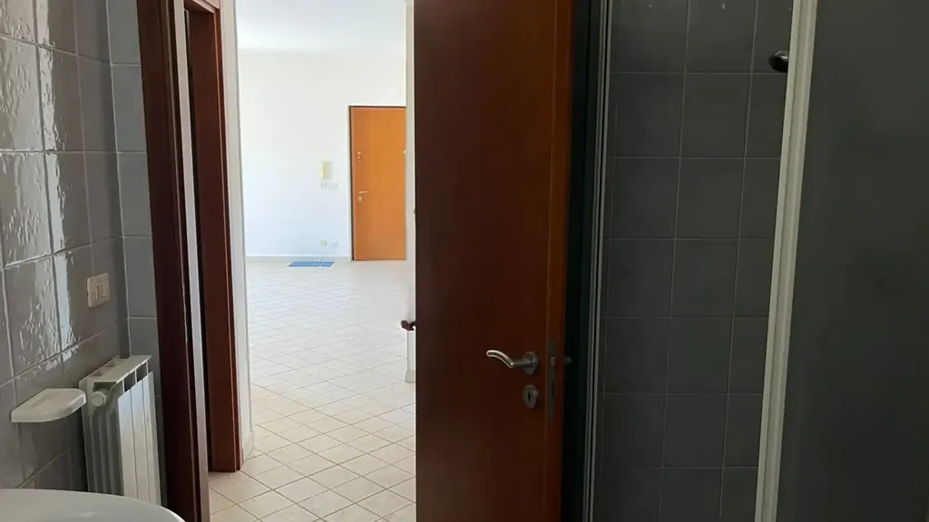 Bagni - Three-Bedroom Flat with Balconies in Siderno