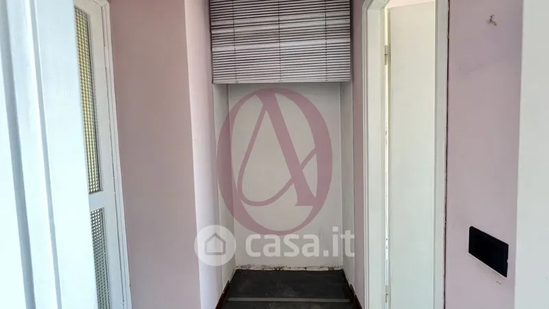 Entrée - Bright Trilocale with Box in Cassano Magnago