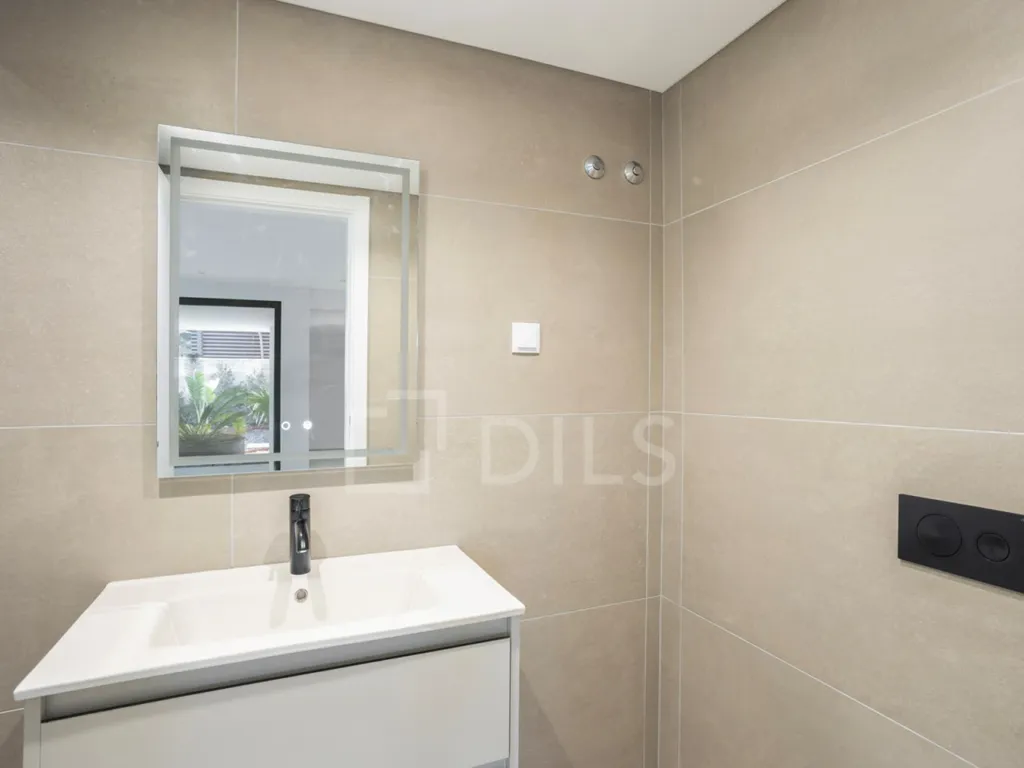 Vannitoad - T5+3 House with Pool in Cascais