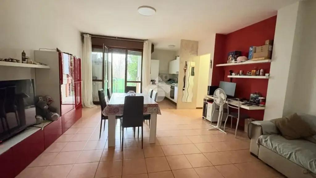 Elutuba - Ground Floor Apartment with Garden in Suzzara