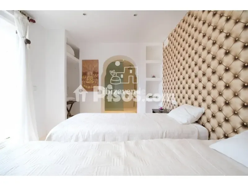 Bedrooms - Villa with Sea Views in Cap Martinet
