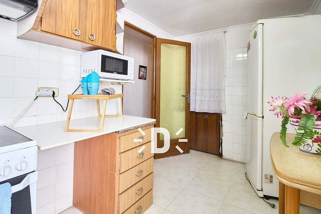Cuisine - Apartment with Balcony in Benetússer
