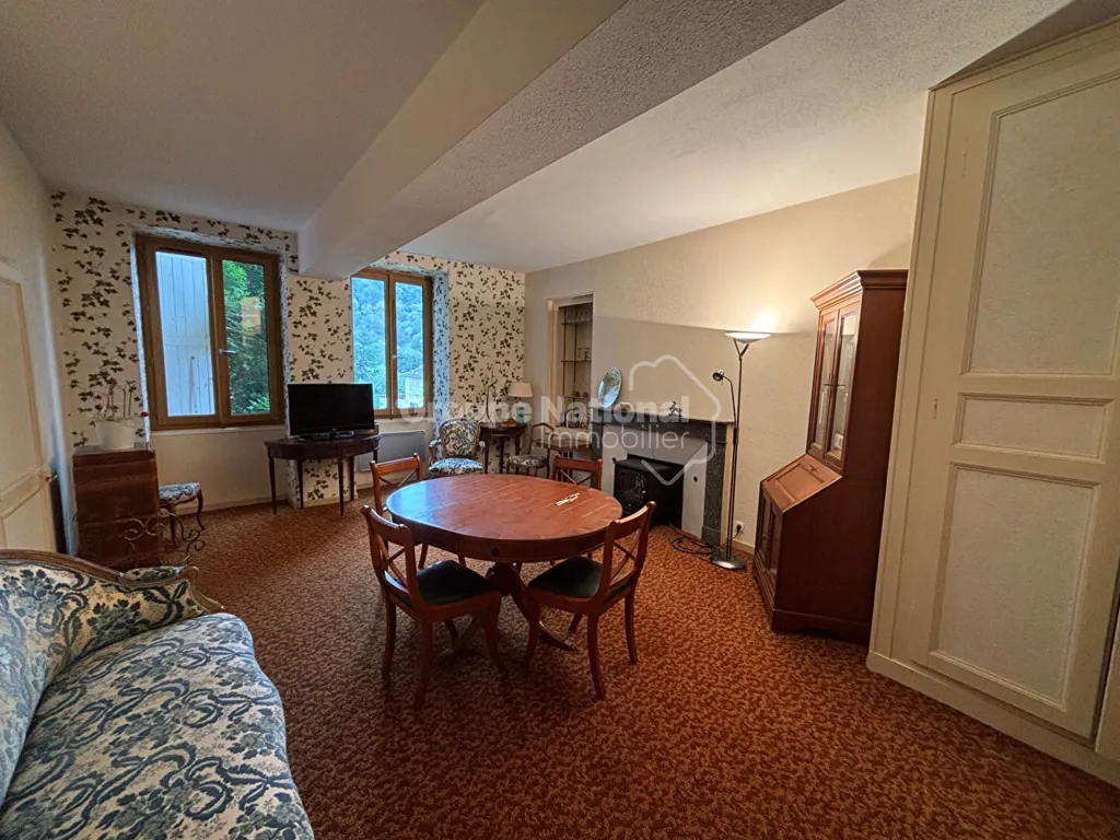 Salle à manger - Bâtisse de 7 Pièces avec Jardin à Bonneuil en Valois