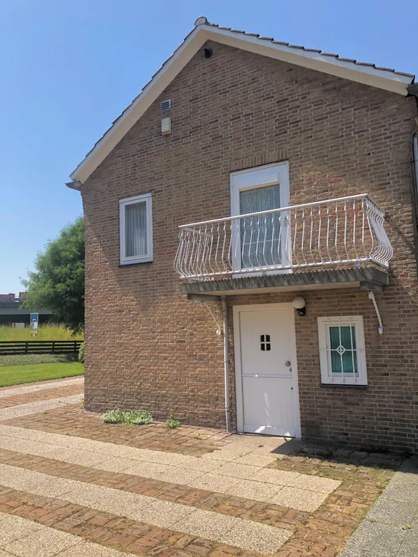 Välivaade - Charming Villa with Parkland Views in Maasland